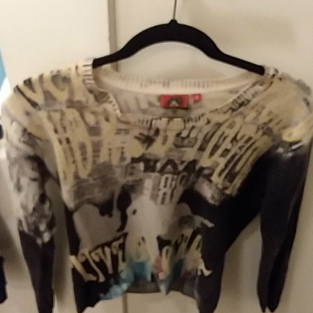 Sweater with sparkling design